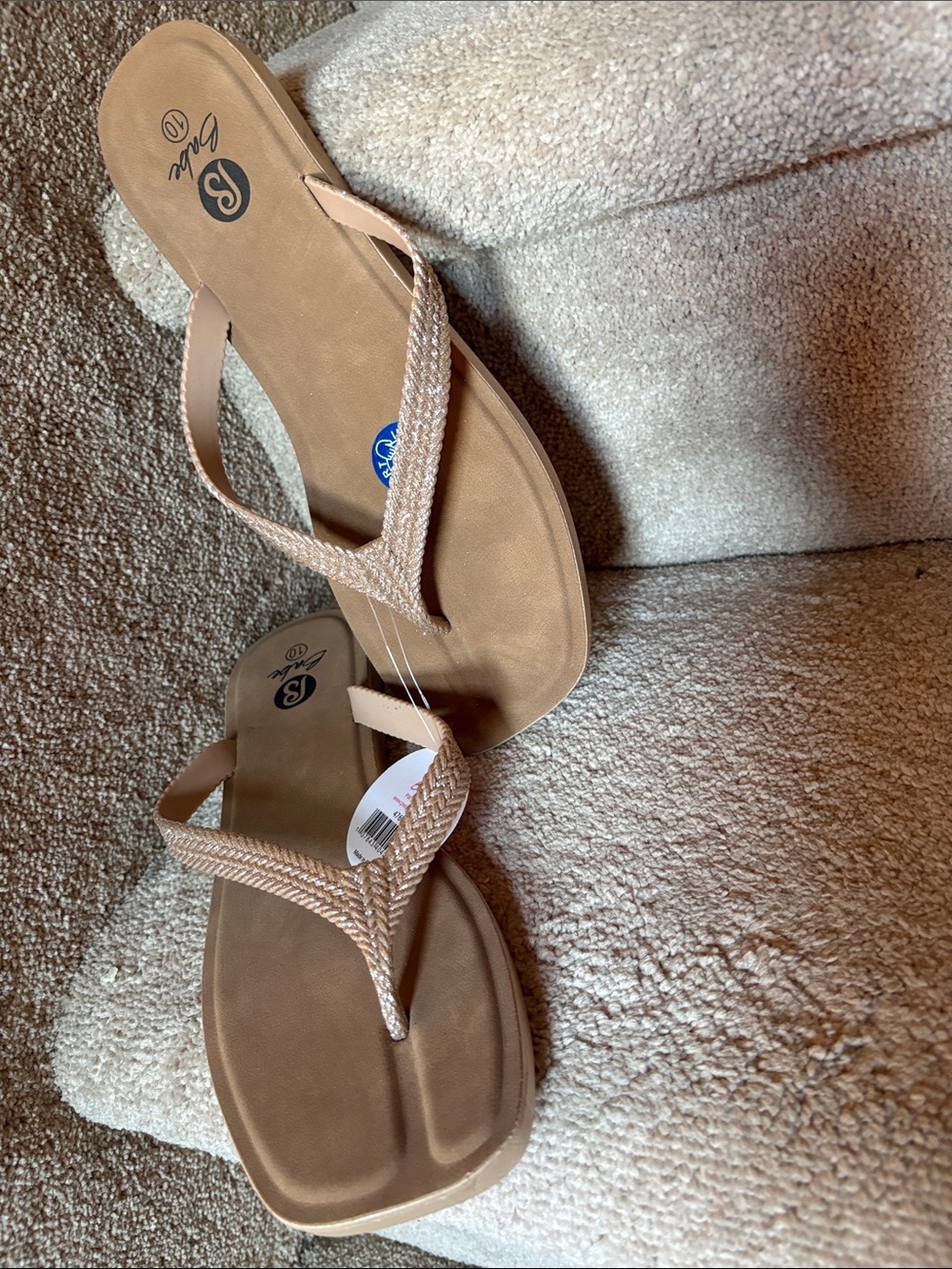 NWT Women’s Tan Braided Glitter Thong Sandals in Size 10